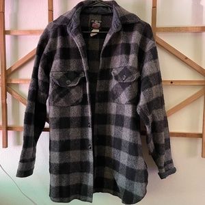 Johnson Woolen Mills Men's Button Up Flannel Size Large